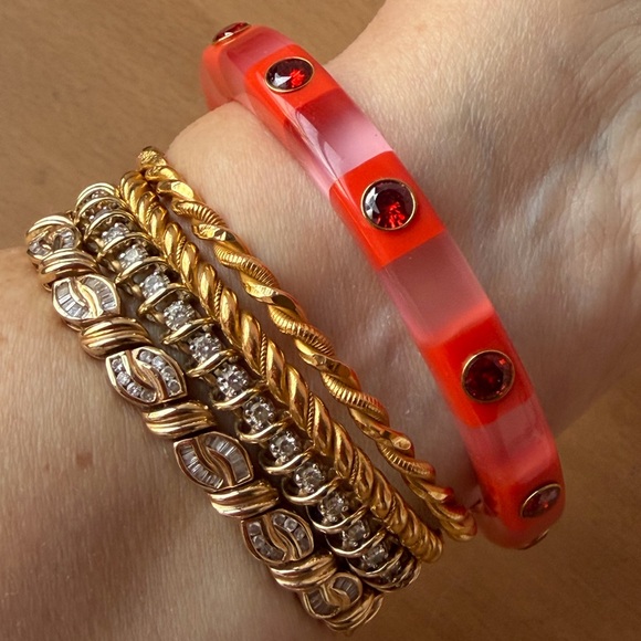 KATE SPADE NEW YORK CANDY STRIPE LUCITE BANGLE BRACELET VIVID RED RHINESTONES - Picture 13 of 16